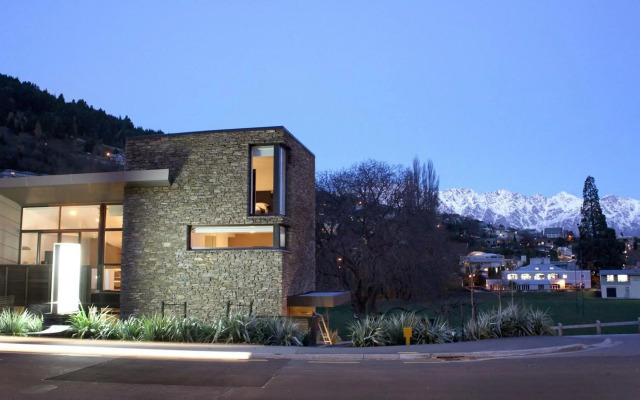 Queenstown Park Boutique Hotel