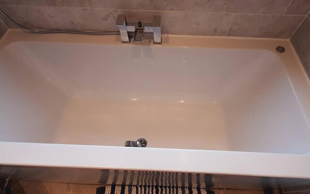Beautiful Modern 3-bed House in Birmingham