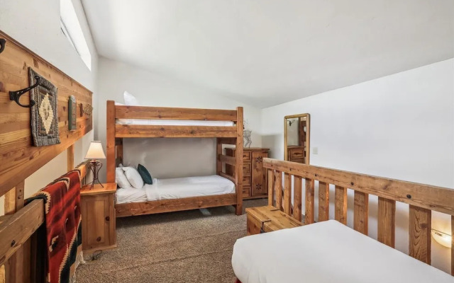 Pine Ridge 11e 2 Bedroom Condo