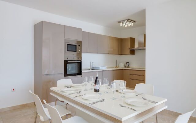 Marvellous 3BR Penthouse in Central St Julian s
