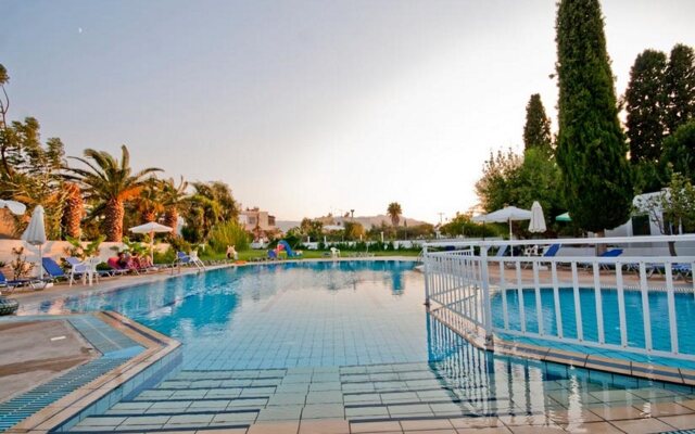 Theodorou Beach Hotel Apartments