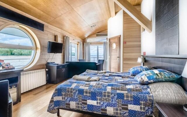 Vogue Boat Apartments