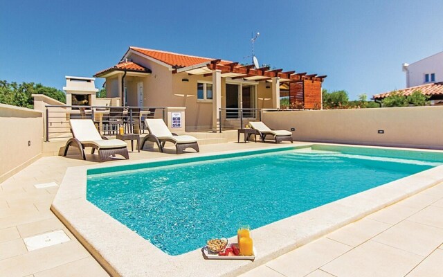 Beautiful Home in Pomer With Wifi and 2 Bedrooms