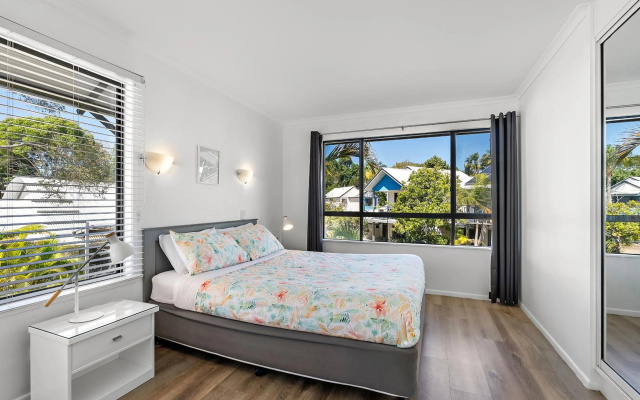 1 Bedroom Unit in 4 Star Tropical Resort in Noosaville – Guest Rooms – Noosaville