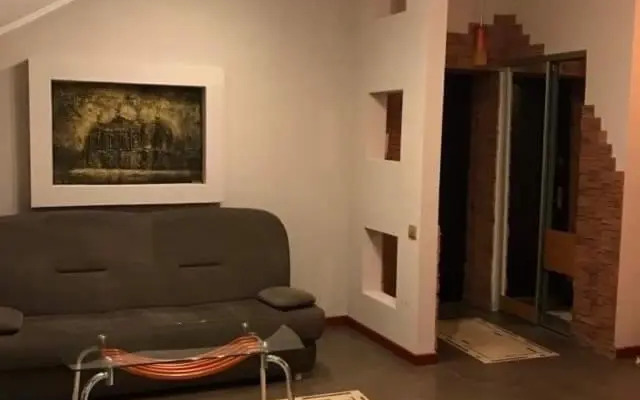 Затишна квартира в спальному районі