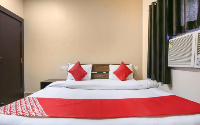 Oyo 43723 Hotel Crystal Riverside