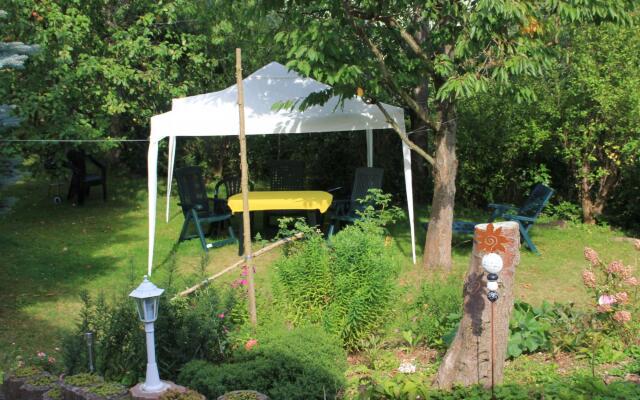 Sunny Holiday Apartment at the Forest Büdnerreihe