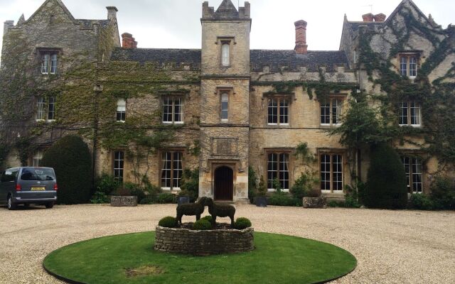 Weston Manor Hotel