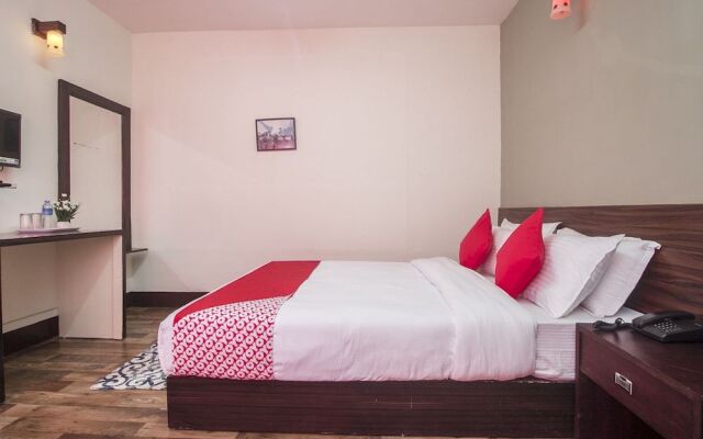 OYO 17039 Hotel Omkar