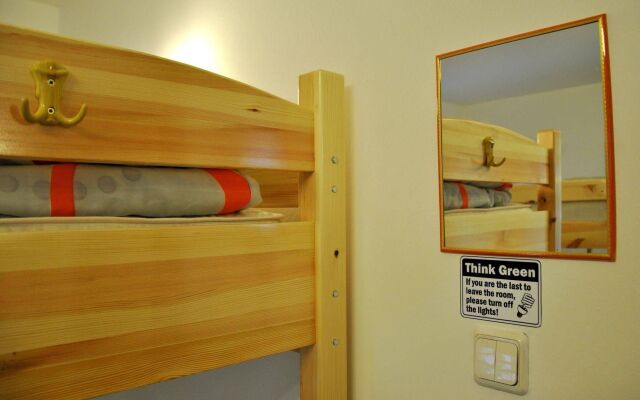 10 Coins Hostel