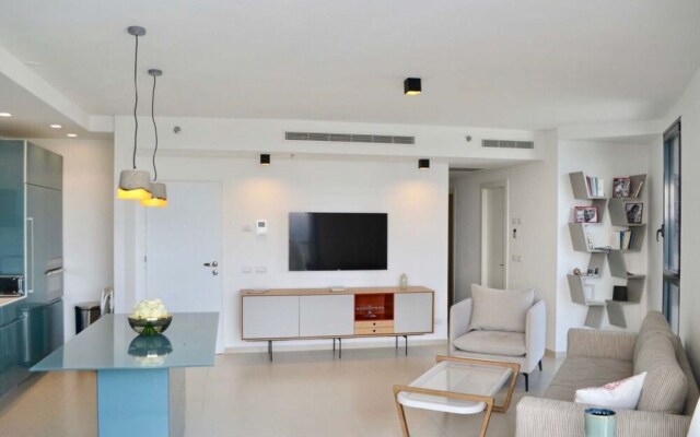 Beautiful Apt Design Pkg included TL13