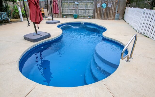 The Turquoise Turtle 4 Bedroom Home