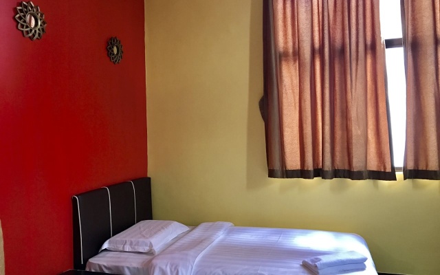 Sunset & Seaview Vacation Condos at Marina Court Resort Condo – Guest Rooms – Kota Kinabalu