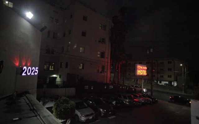 LA Royal Viking Apartments