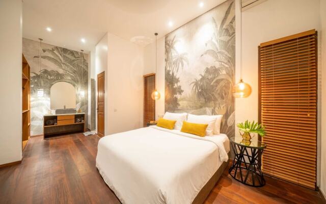 Luxury Private Loft, 2 BR, Canggu With Staff