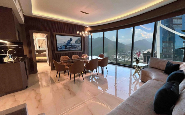 Safi Royal Luxury Metropolitan
