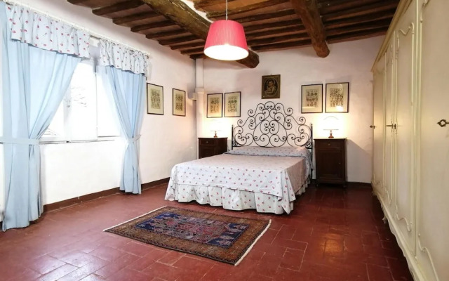 Charming Villa in Tuscany With Pool & Views