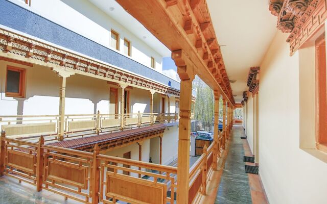 OYO 11388 Hotel Dimbir Regency