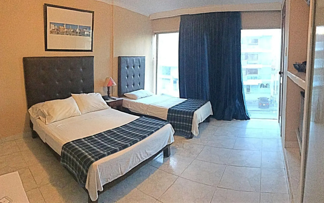Hotel Toledo FL
