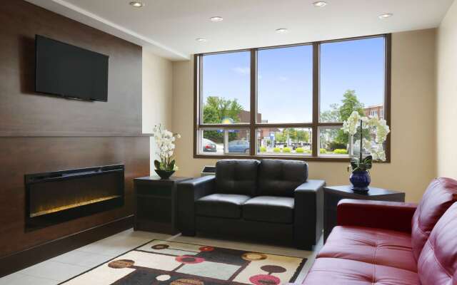 Days Inn & Suites by Wyndham North Bay Downtown