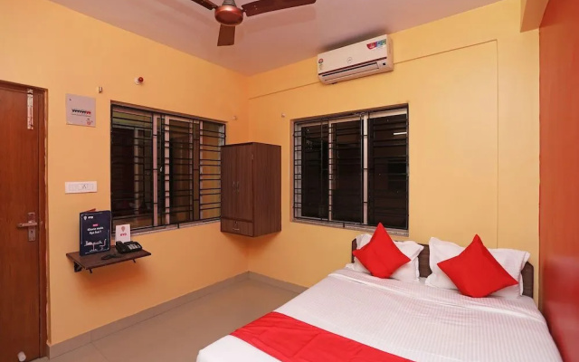 OYO 14818 Sudarshan Apartment