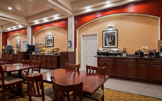 Best Western Plus Yosemite Way Station Motel