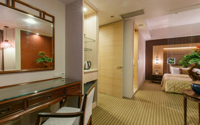 Highness Hotel