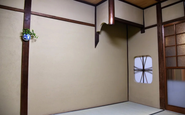 Chika Rakuen