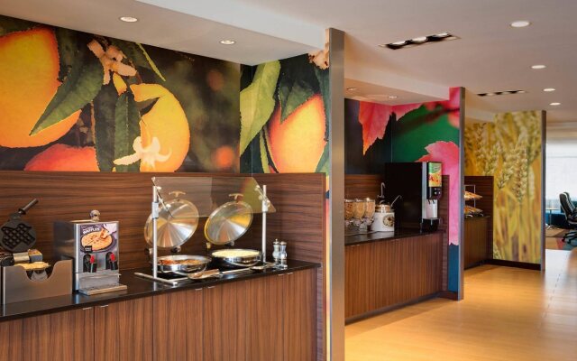 Fairfield Inn & Suites Dallas West/i-30