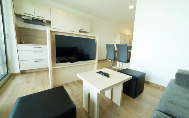 Apartmaji Banonia Stork Flight