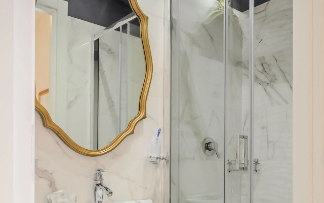 L'Opera Rooms & Suite