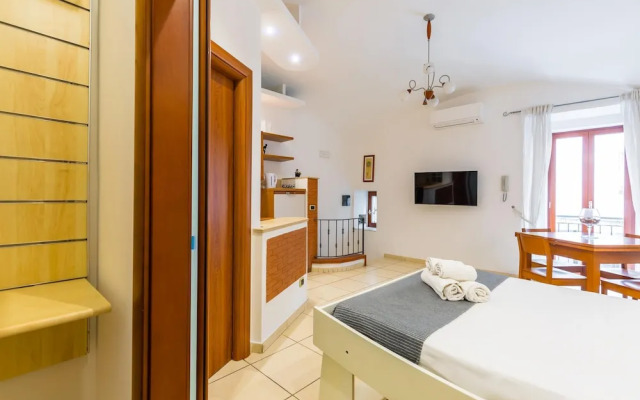 Tolentino Studio Flat by Napoliapartments