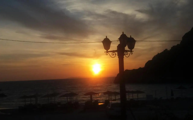 Anemolia Parga Suites