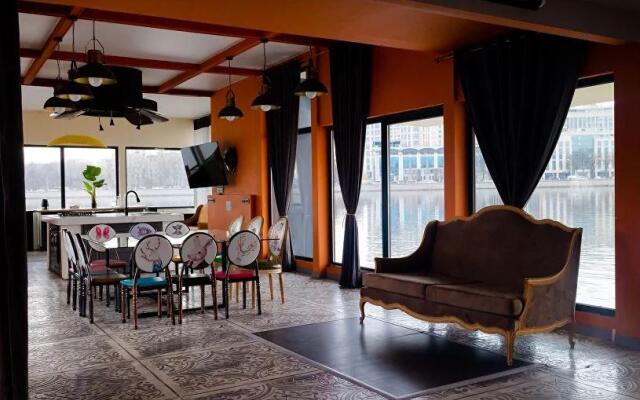 White Mare на Петроградской (Вайт Маре)