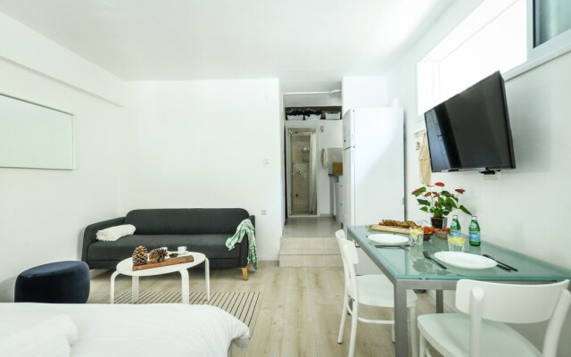 CozyStudio Apt in a vibrant neighborhood