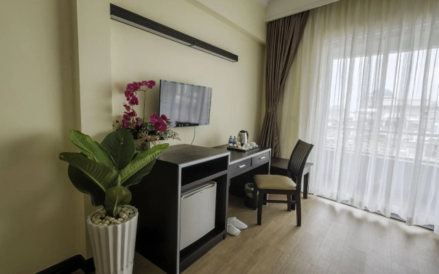 Paradise Hotel