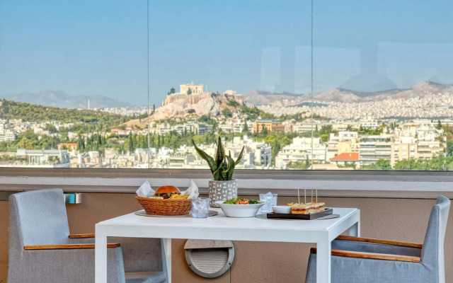 Divani Caravel Hotel