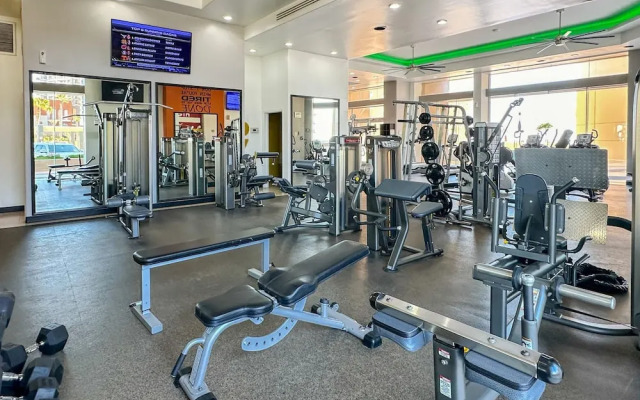 Luxury Ocean View Condo w Huge Deck