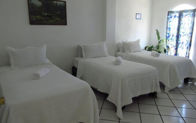 Alexandross Hostel BnB