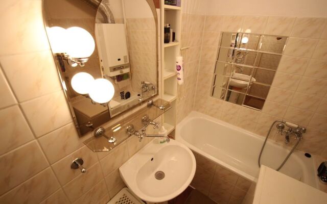 Rainbow Apartments 5