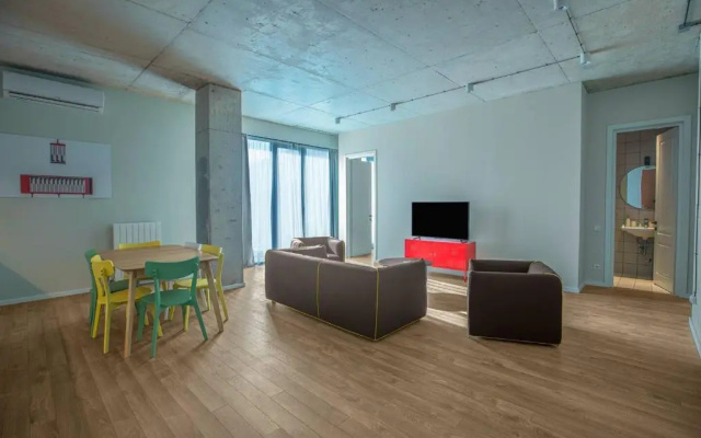 2BR apartment with 2 balconies in heart of the city