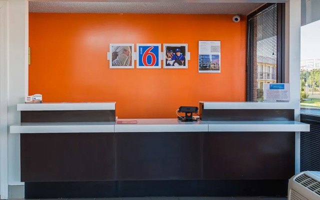 Studio 6 Suites Perry, GA