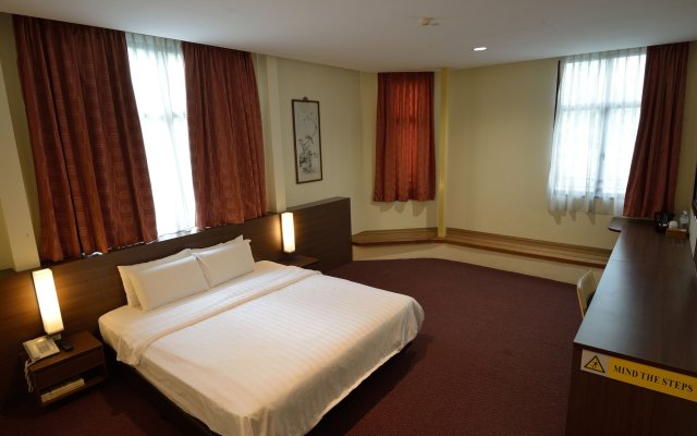 VIP Hotel (SG Clean Certified)