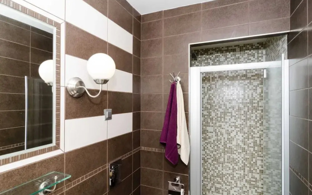 Apartments Gaura - One-bedroom Apartment With Terrace