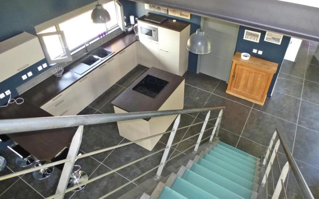 Architectural Villa Near the Coast, Sainte-colombe