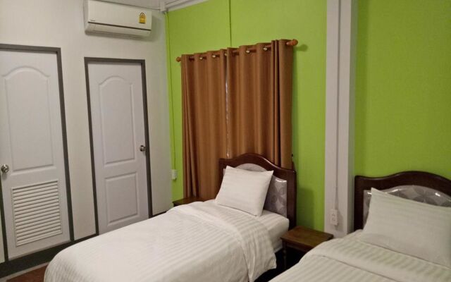 Baan Phraeng Poshtel Bangkok