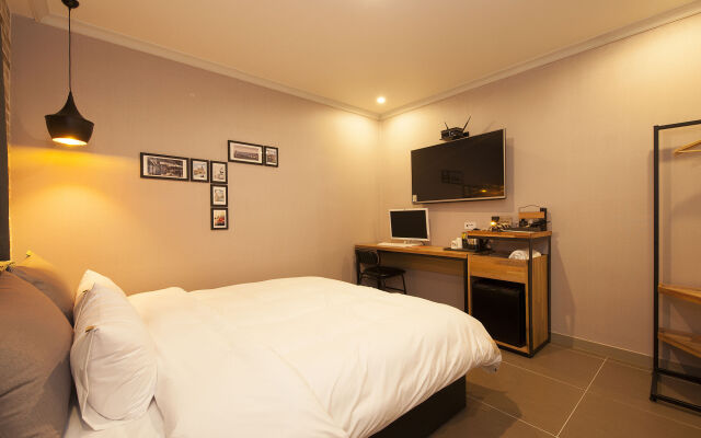 Hotel Gray