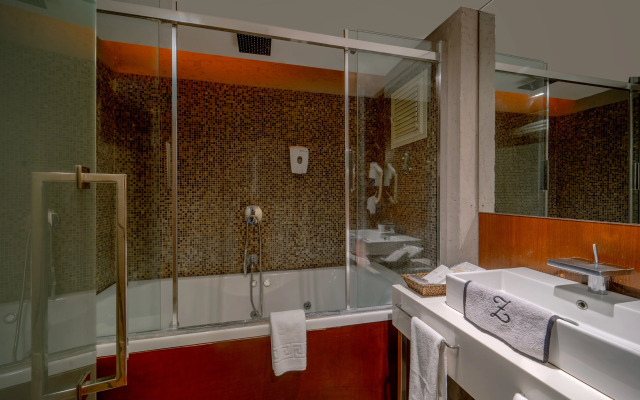 The New Hotel Zeybek