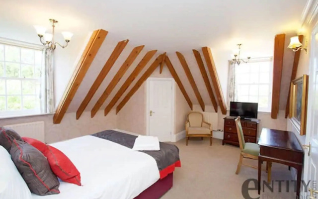 Woodlands Lodge Hotel