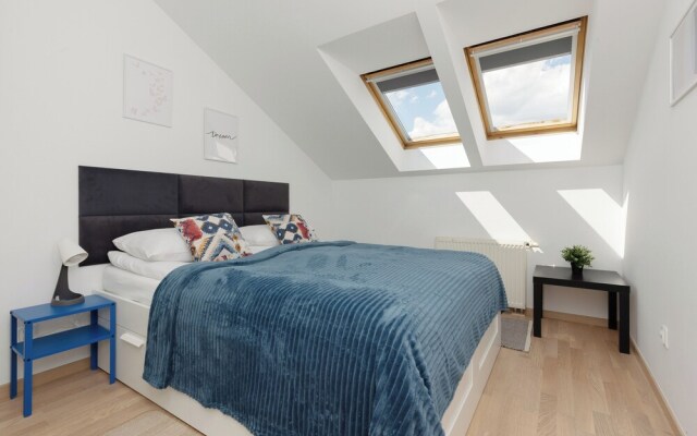 Spacious 3 Bedroom Apartment by Renters